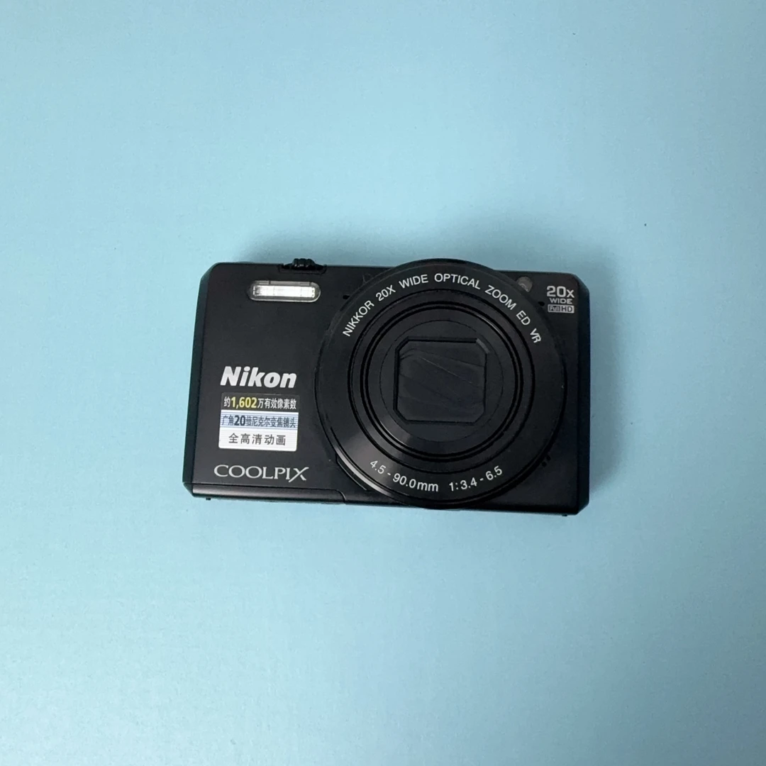 95新 Nikon/尼康 s7000 1620万像素 小长焦可拍演唱会数码相机