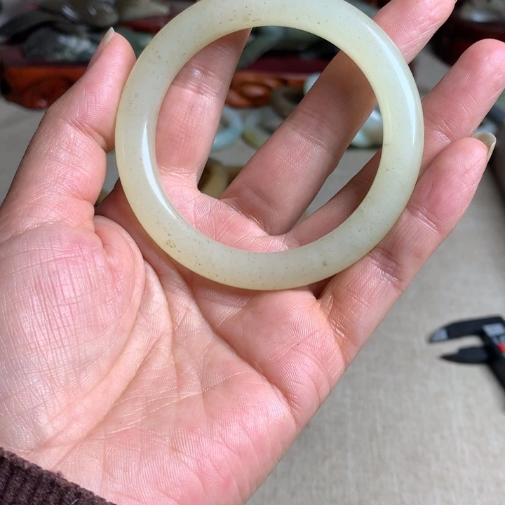 和田玉（糖玉）未镶嵌手镯