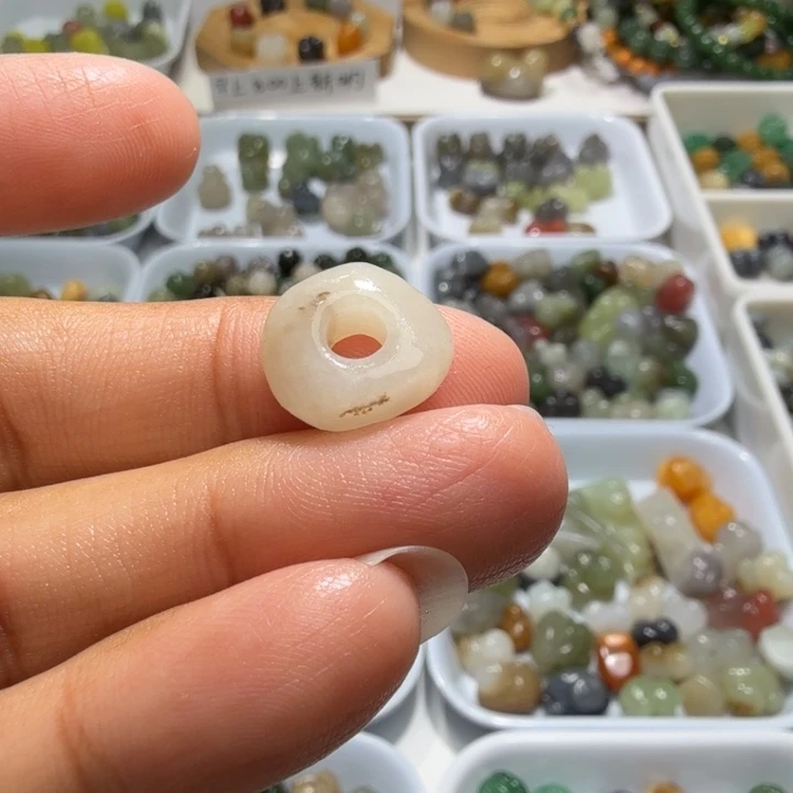 和田玉未镶嵌珠宝奇石