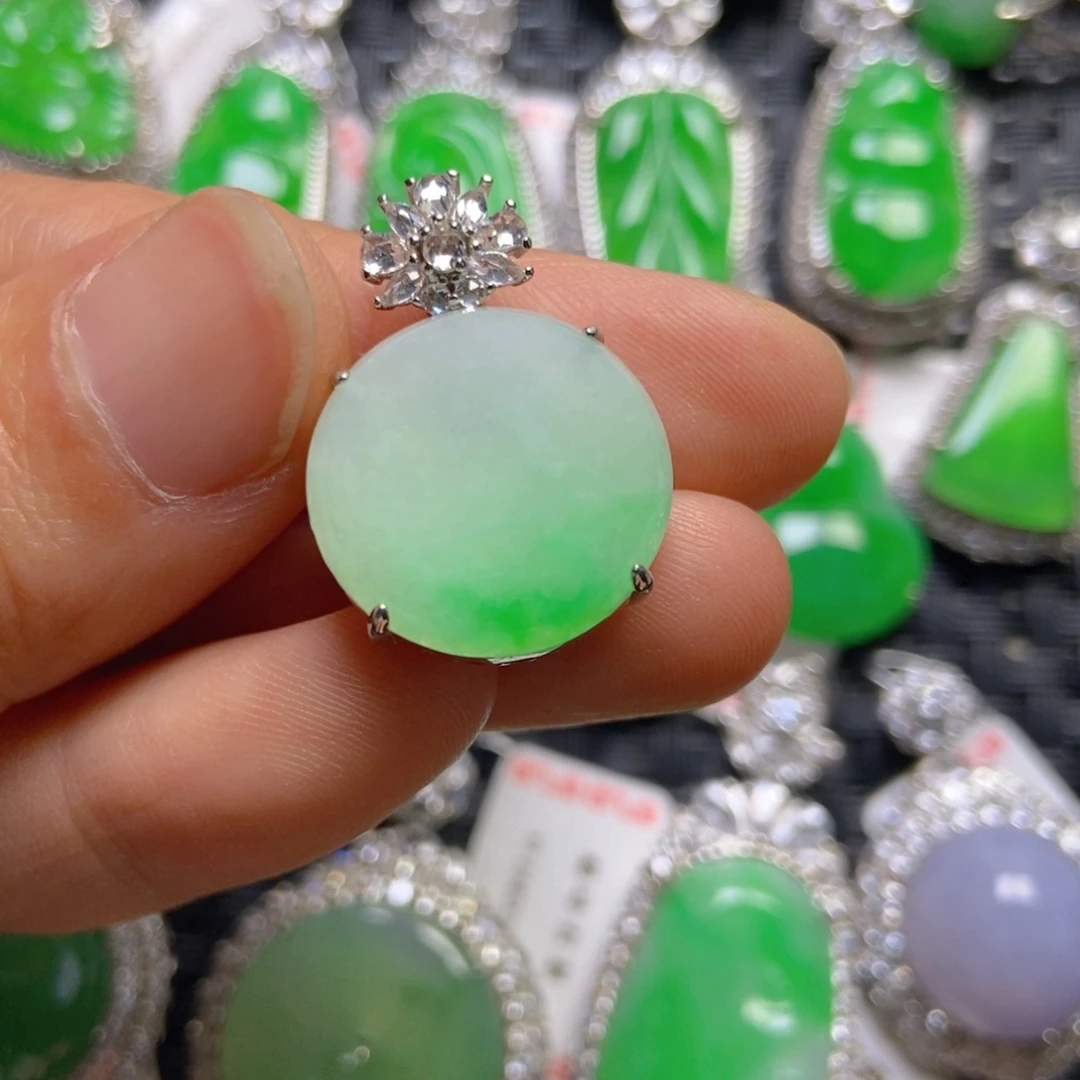 翡翠银S925镶嵌颈饰圆牌吊坠