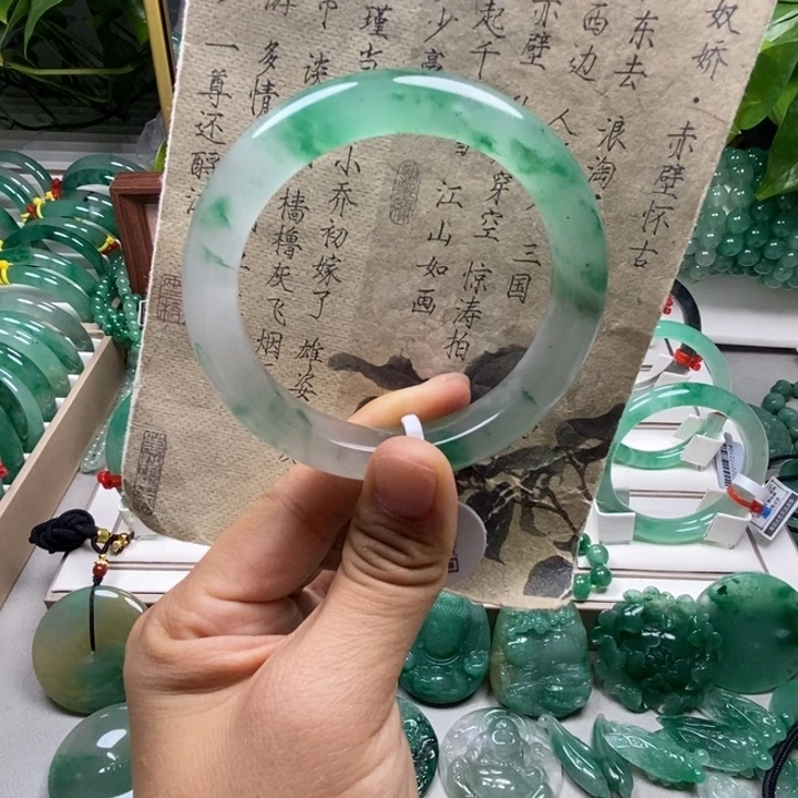 石英质玉未镶嵌手镯