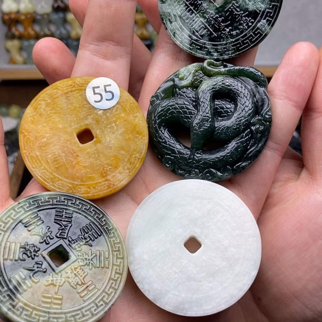 蛇纹石玉颈饰未镶嵌鶴*?微瑕