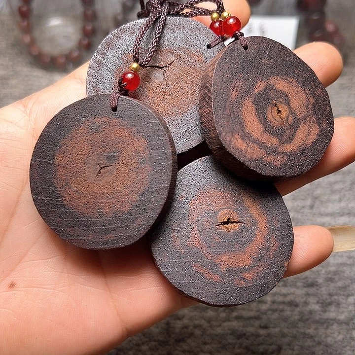 藤类降真香随形4.5左右绿油牛肉干发其一