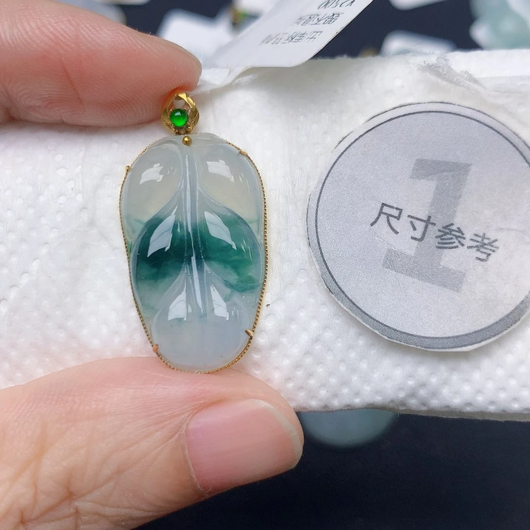 颈饰18K金镶嵌翡翠天然缅甸A货翡翠