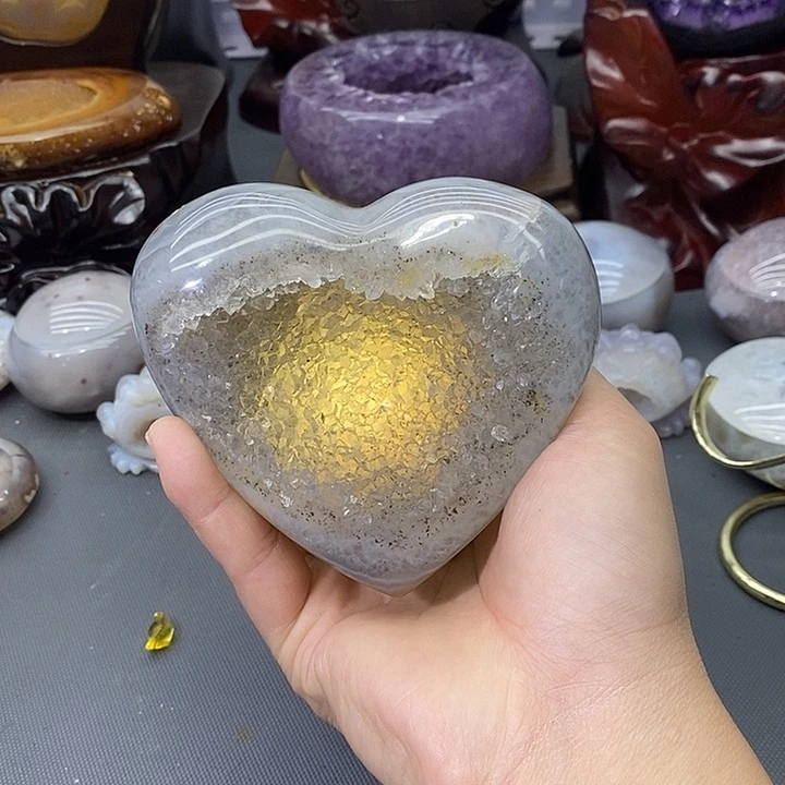 紫晶未镶嵌摆件爱心