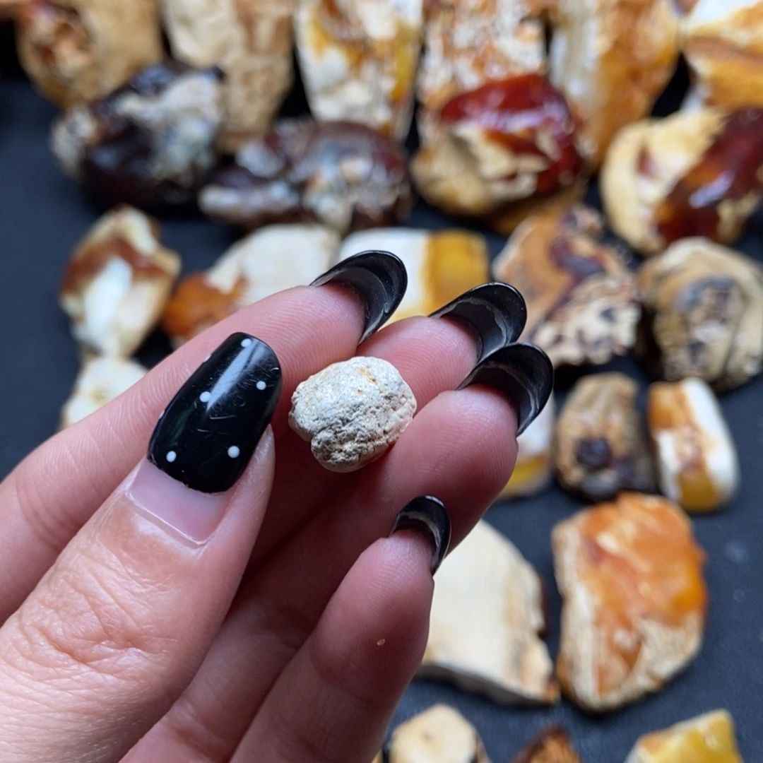 秋***琥珀未镶嵌裸石定制