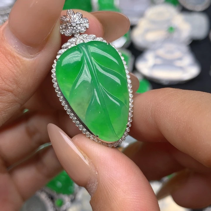 翡翠18K金镶嵌吊坠(不含链)