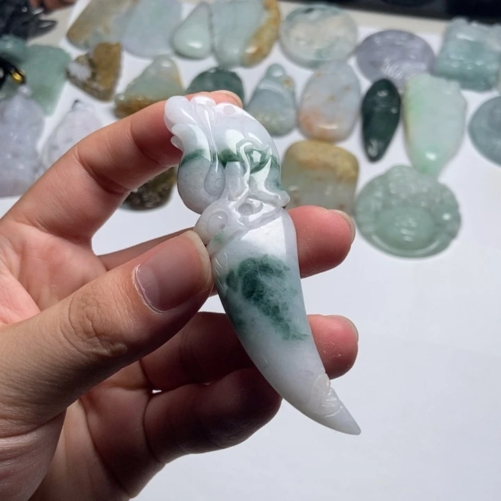 翡翠未镶嵌颈饰龙牙25