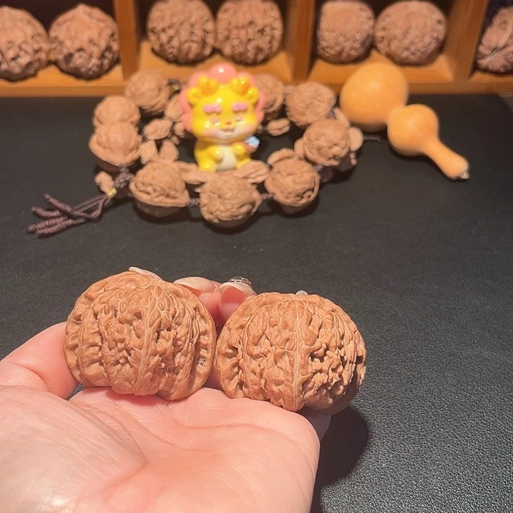 吊坠文玩核桃闷白