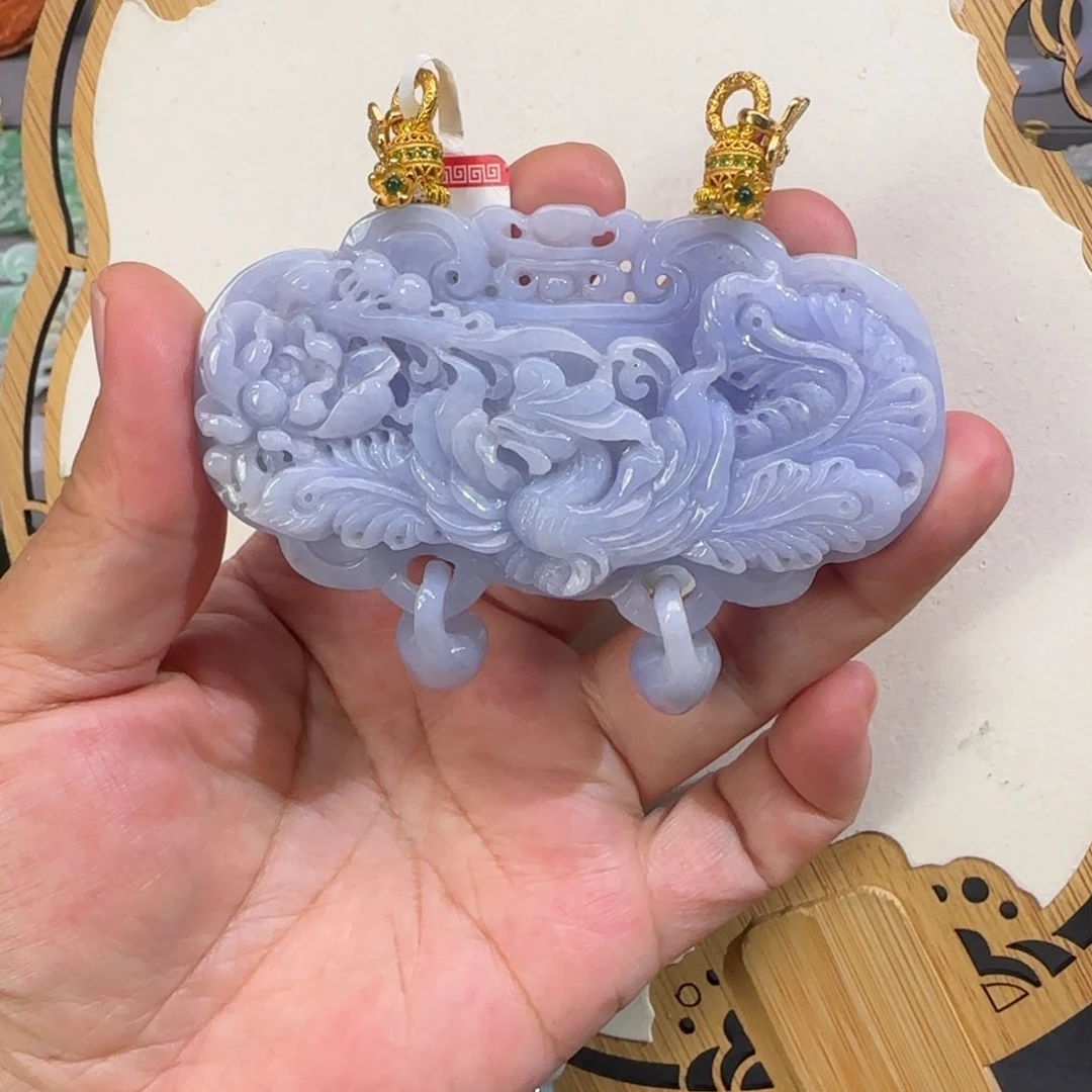 翡翠颈饰未镶嵌扶***翠仿古