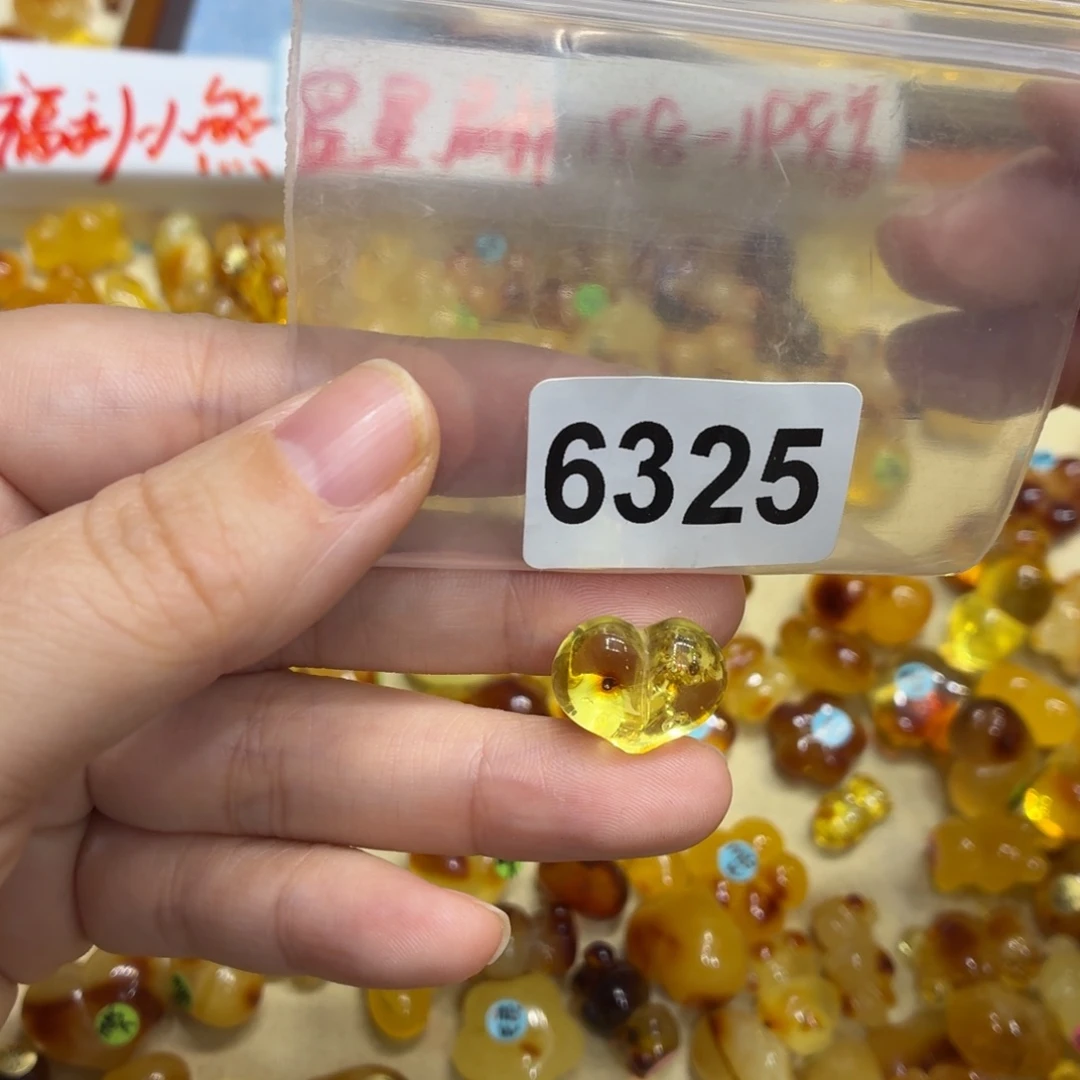 琥珀未镶嵌珠宝奇石