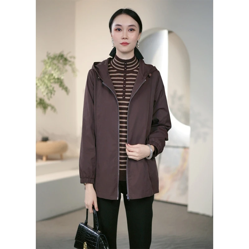 阿吉多紫红色连帽长袖风衣外套女秋季休闲中老年大码上衣女A22585