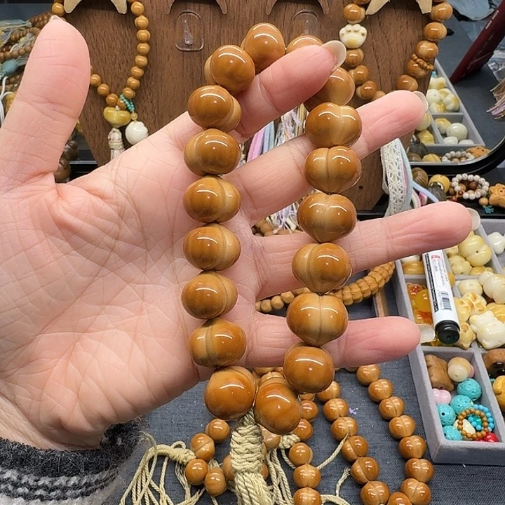 天***者猴头核桃吊坠猴头屁桃