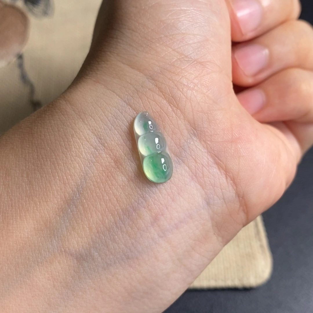 颈饰未镶嵌翡翠豆子
