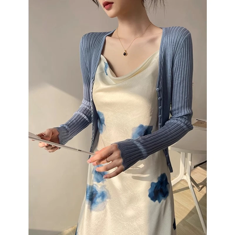 蓝色针织开衫女春秋2025新款短款披肩长袖小衫防晒上衣设计感洋气