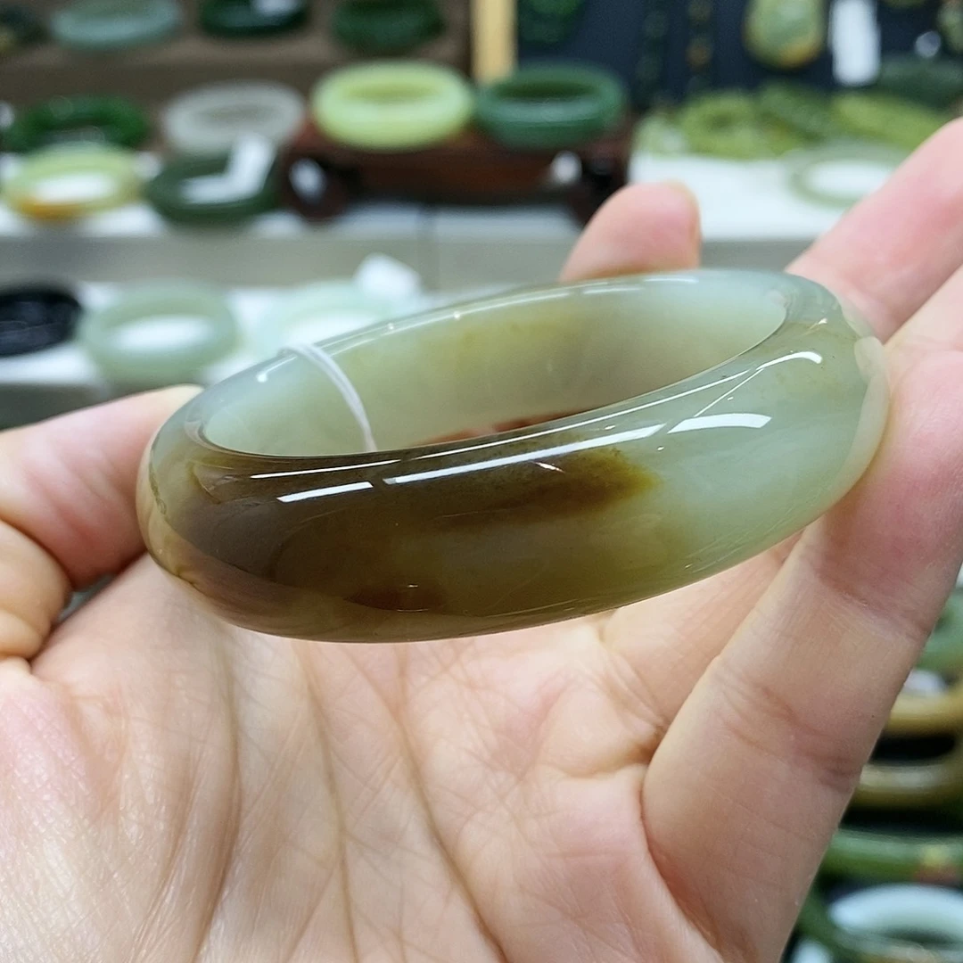 【闪购商品】未镶嵌手镯和田玉