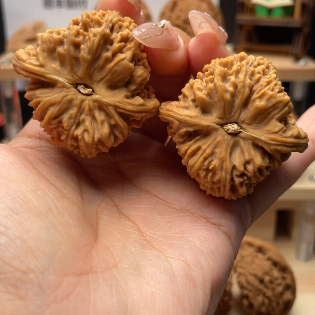【闪购商品】文玩核桃把件难***.55号原树三角王