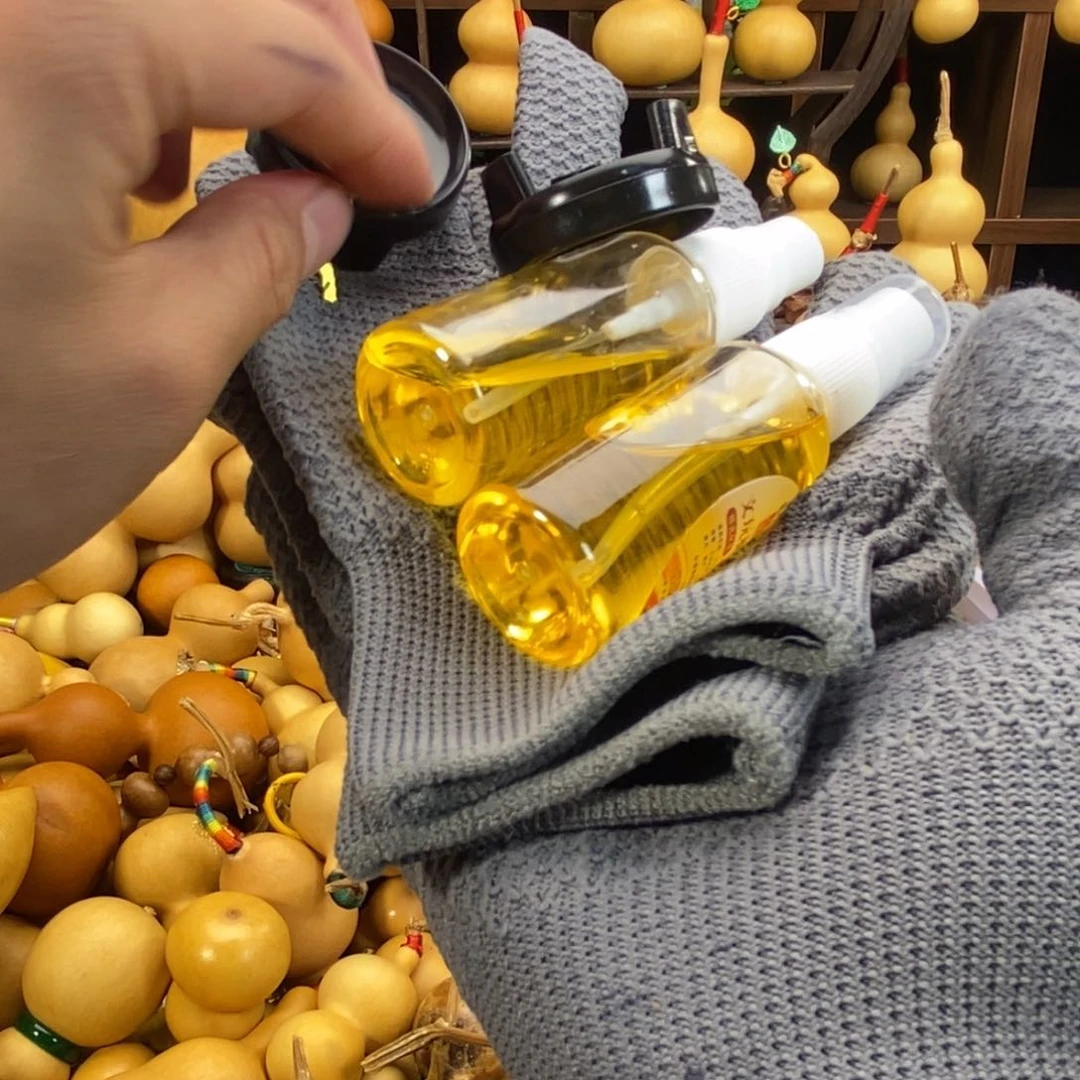 1副加厚菠萝手套+2瓶文玩橄榄油+2底座