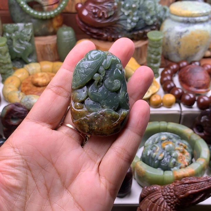 骏***载岫岩河磨玉（透闪石质玉）未镶嵌手机链