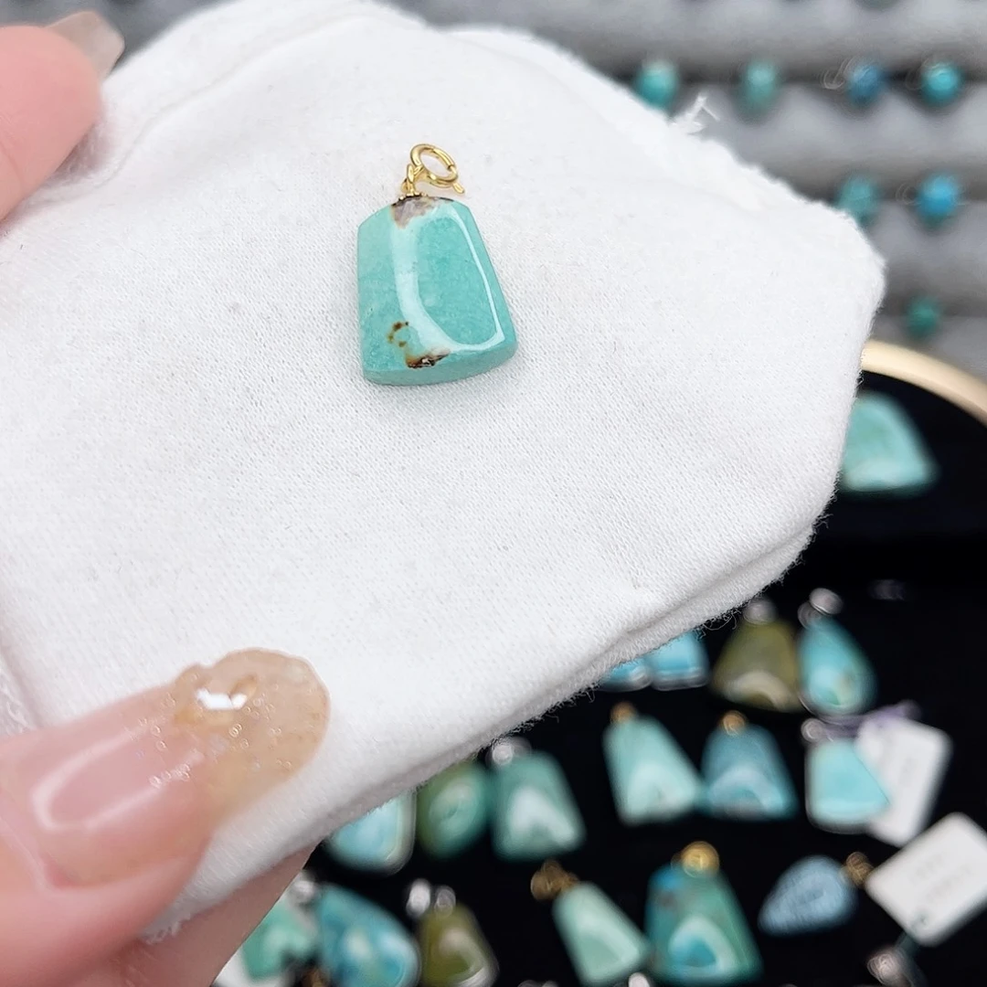 绿松石绿松石未镶嵌