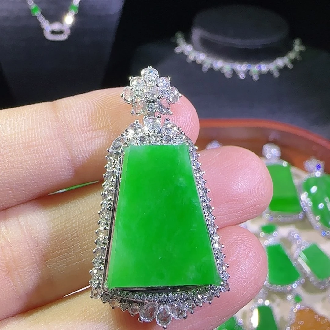 翡翠18K金镶嵌吊坠(不含链)