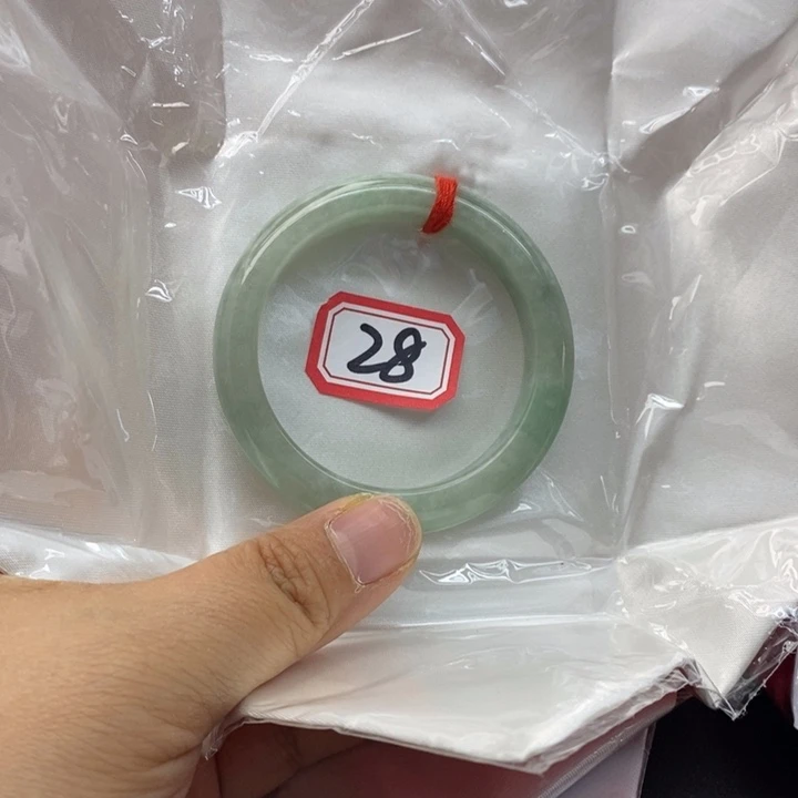 翡翠手镯未镶嵌快**忧翡翠