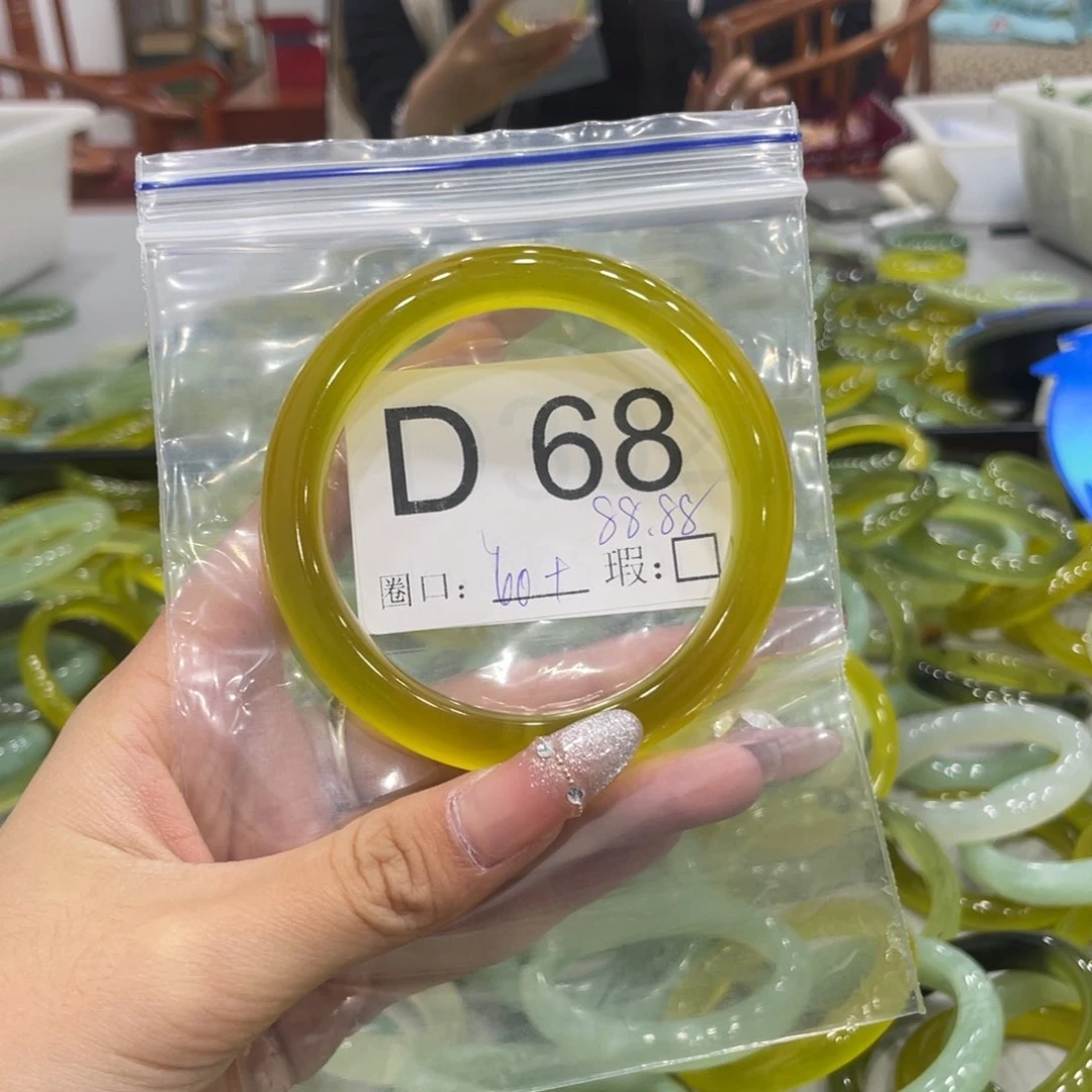 未镶嵌蛇纹石玉颈饰狐**喵