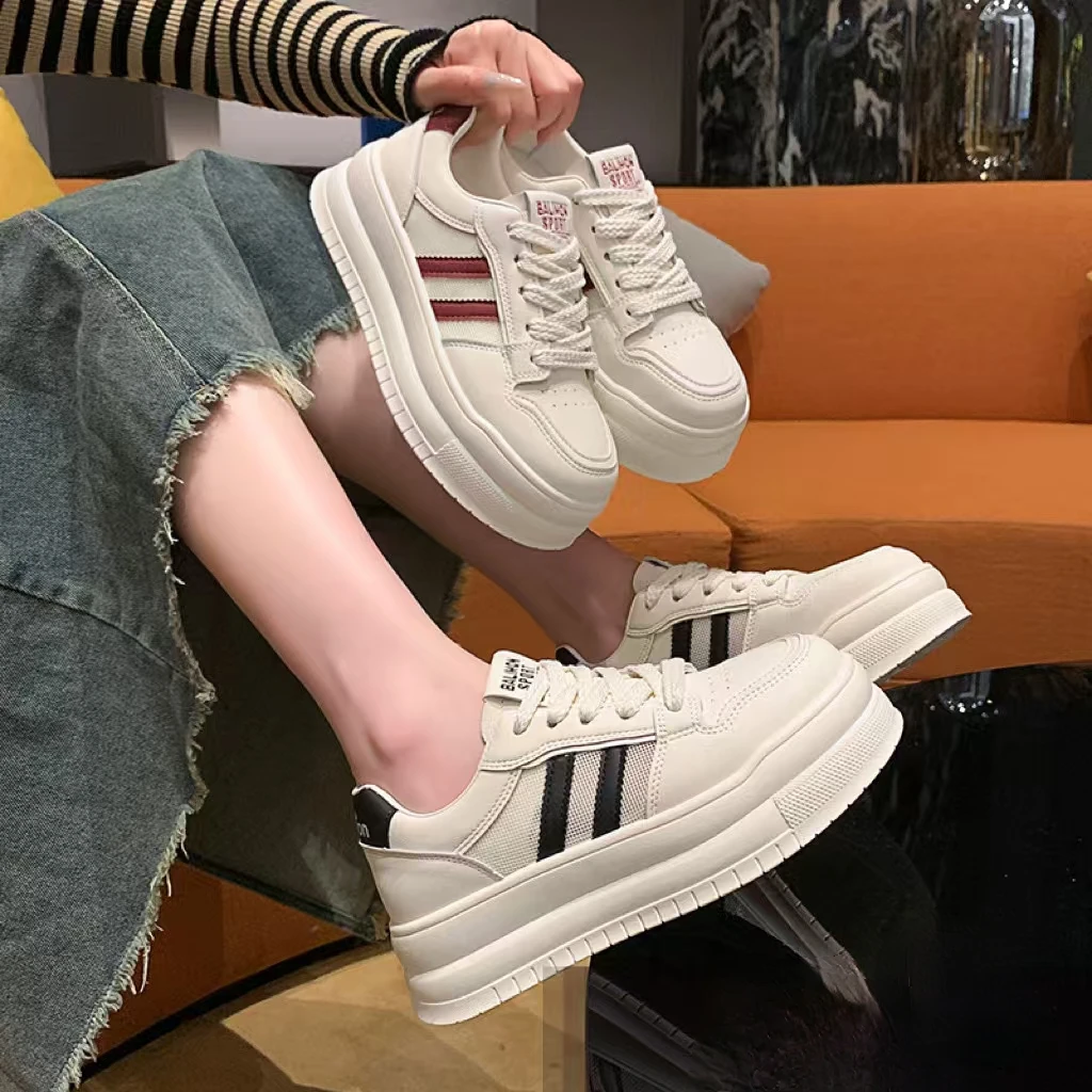 小白鞋女款2025新款春夏季爆款厚底休闲运动板鞋K102