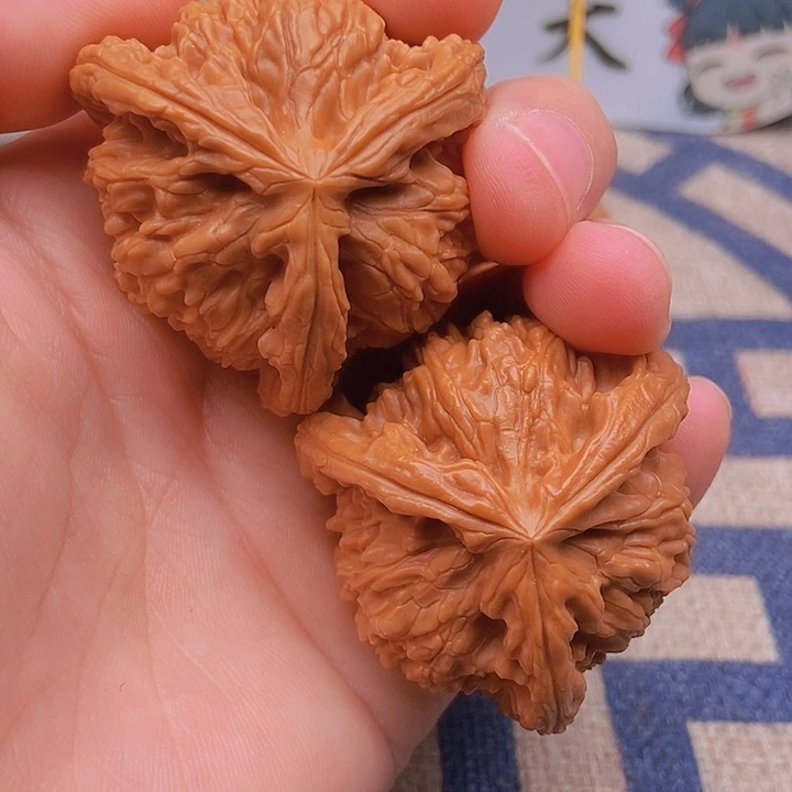 吊坠文玩核桃刘****～三棱