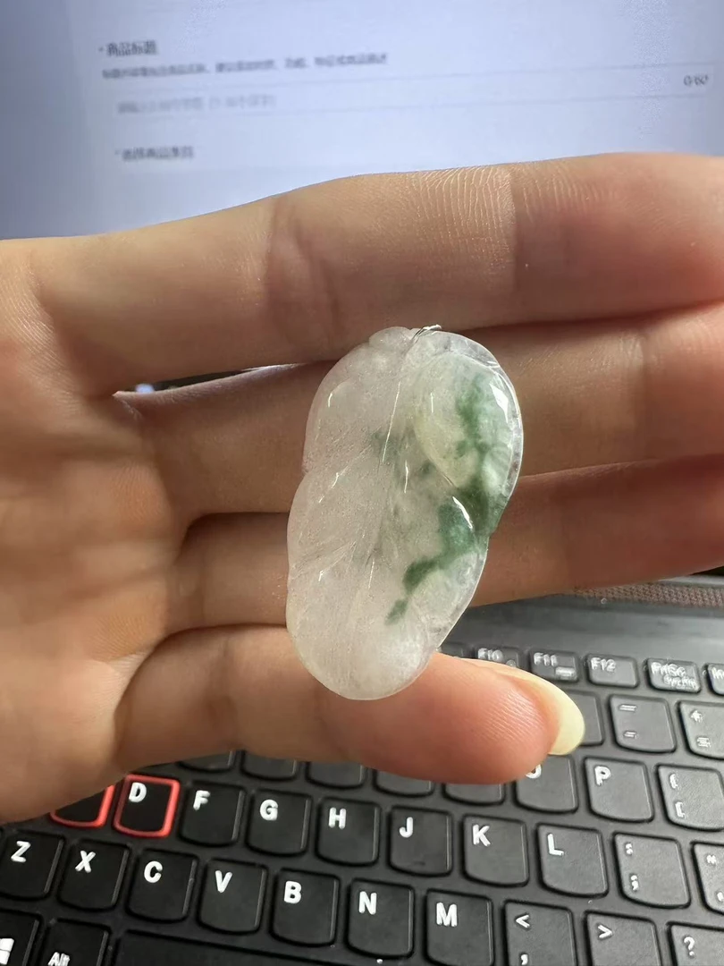 冰种飘绿饱满金枝玉叶树叶