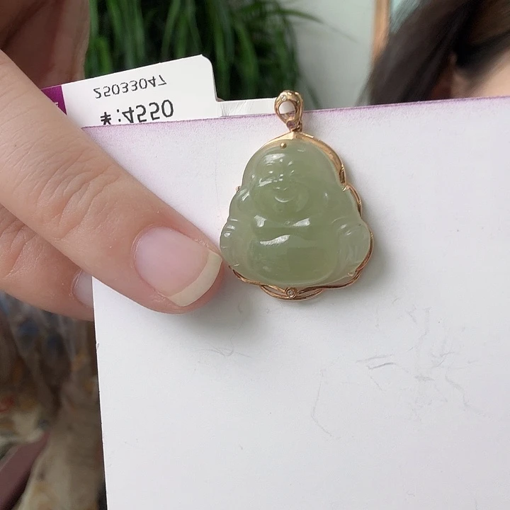 颈饰18K金镶嵌和田玉倩