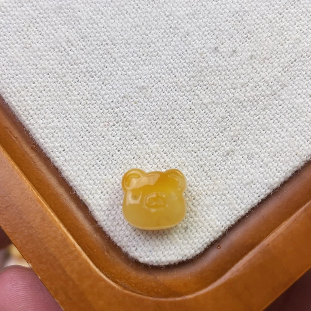 琥珀未镶嵌裸石猪头
