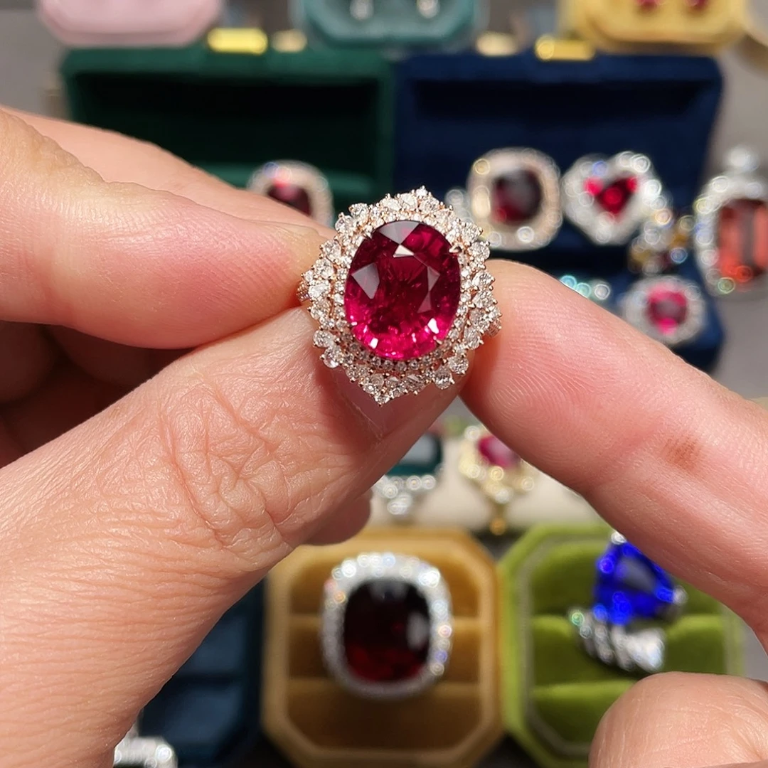 18K金镶嵌碧玺戒指6.19ct