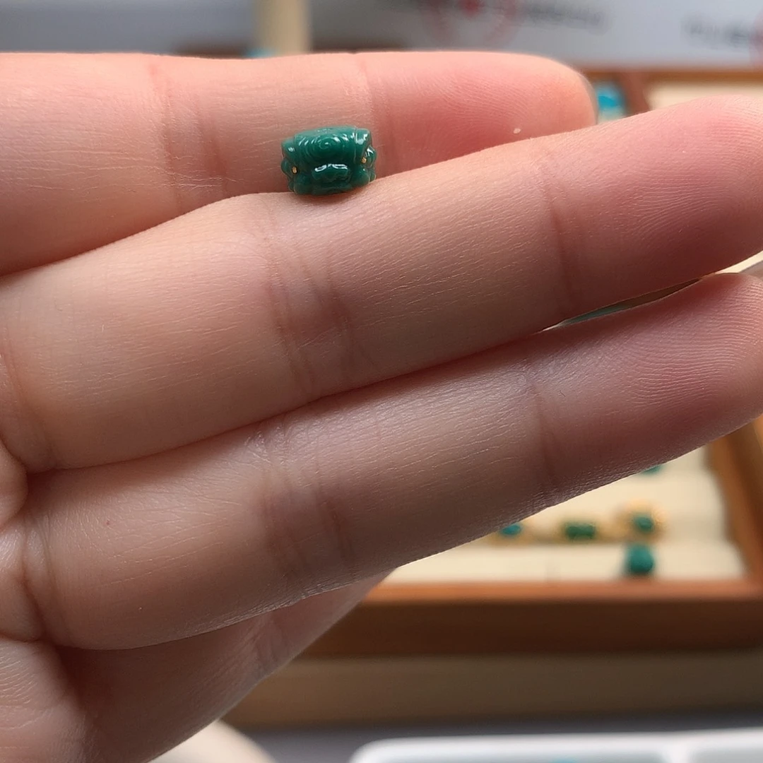 绿松石配饰未镶嵌