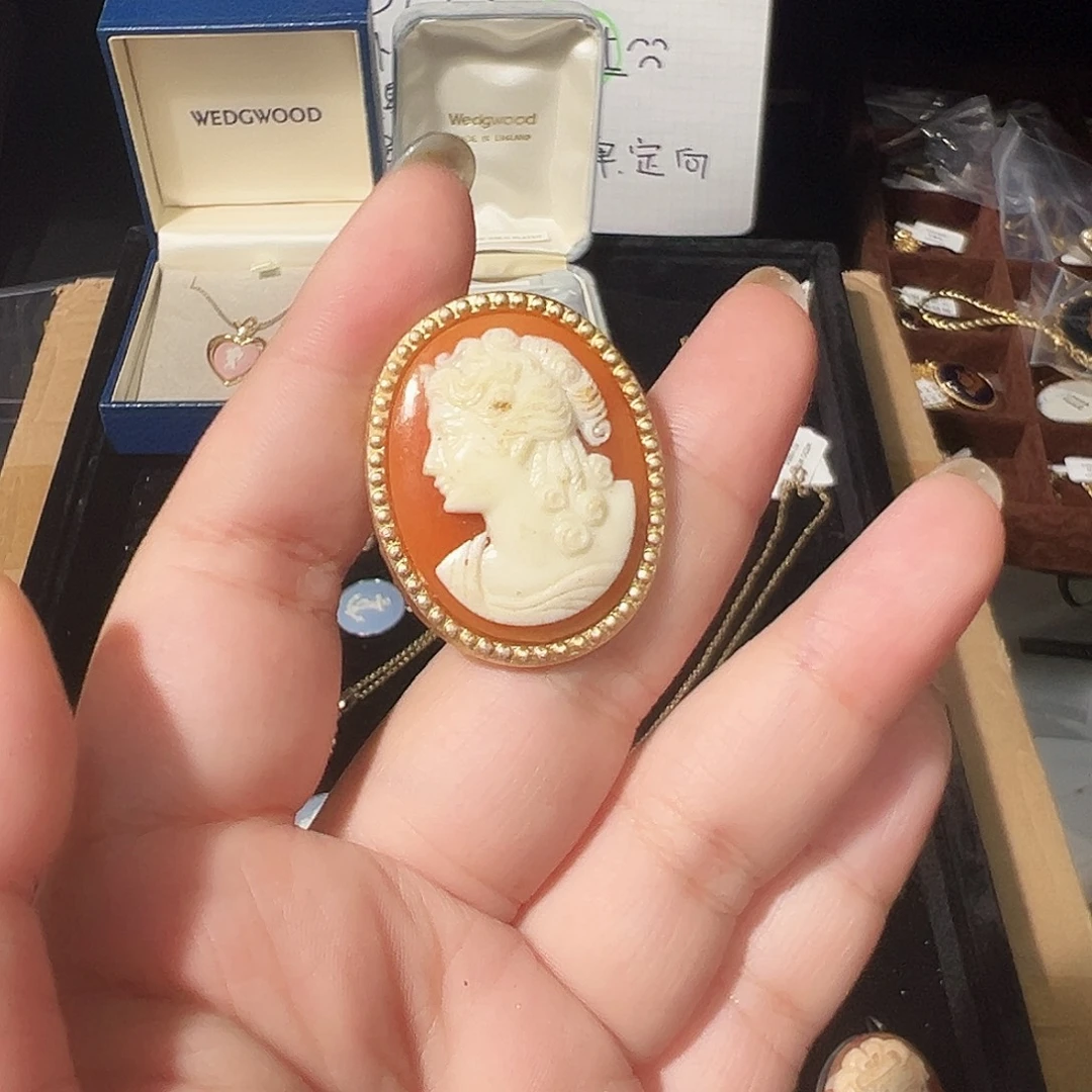 纯铜合成碳硅石胸针