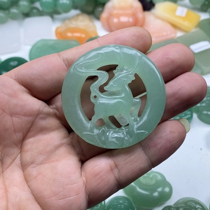 东陵石颈饰未镶嵌萍