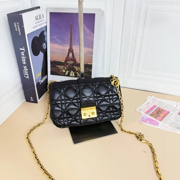 95新 DIOR/迪奥 黑金小号miss链条斜挎包