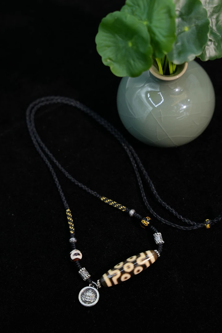 七眼玛瑙+黄财神编绳吊坠多样性发一件JXH3218606