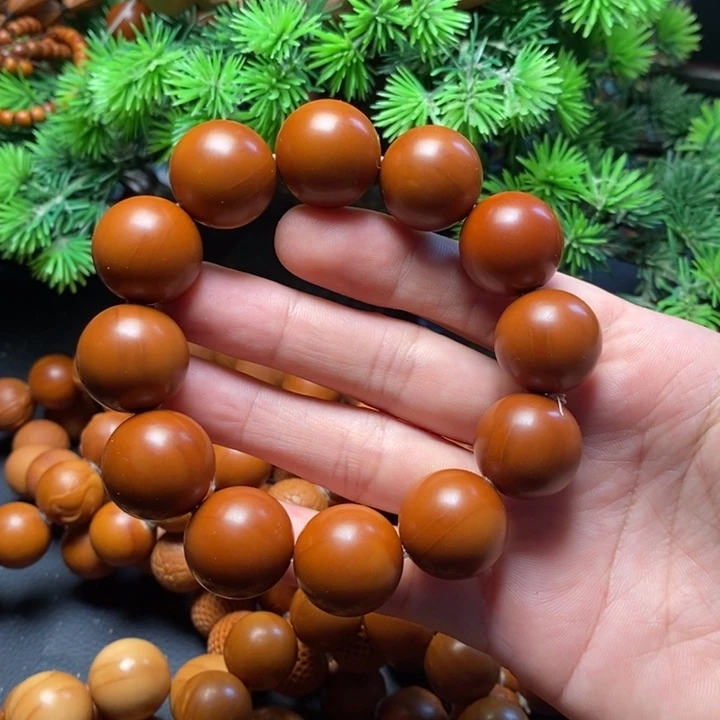 手串橄榄核1.85 红料光珠