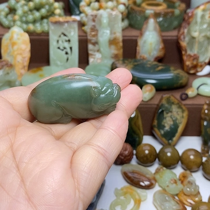 老***儿岫岩河磨玉（透闪石质玉）未镶嵌颈饰