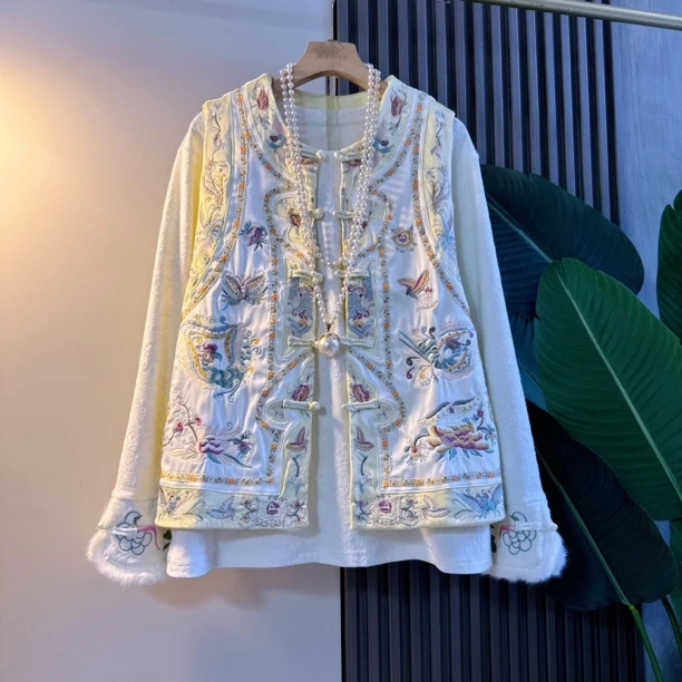 民族风轻奢国风大码女装时尚复古新中式绣花盘扣马甲唐装重工刺绣