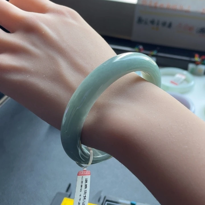 翡翠未镶嵌手镯06