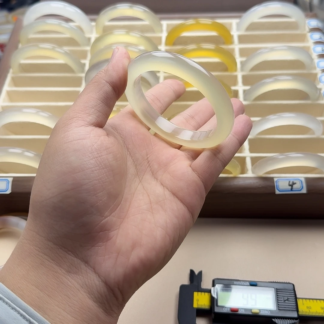 玛瑙/玉髓未镶嵌手镯57.6圈口