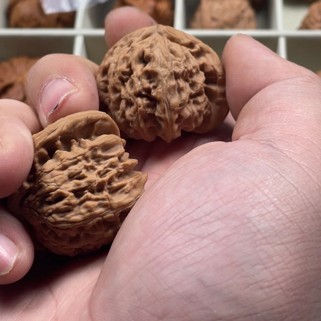 吊坠文玩核桃核桃种植户收入由百分五十