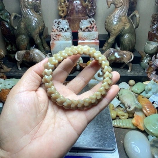 未镶嵌和田玉摆件