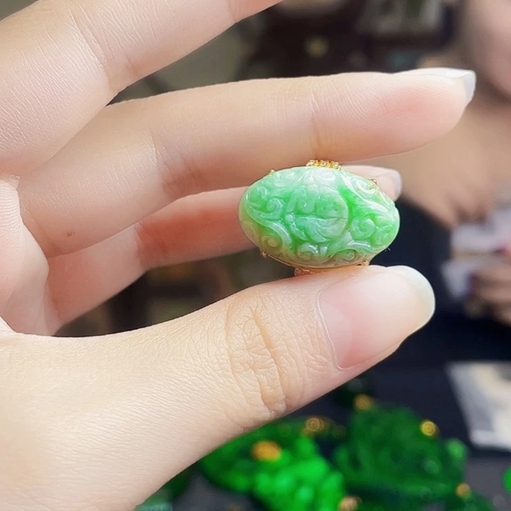 翡翠银S925镶嵌颈饰多样性