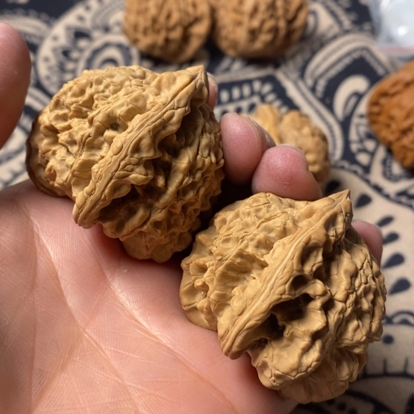 【闪购商品】文玩核桃吊坠官帽