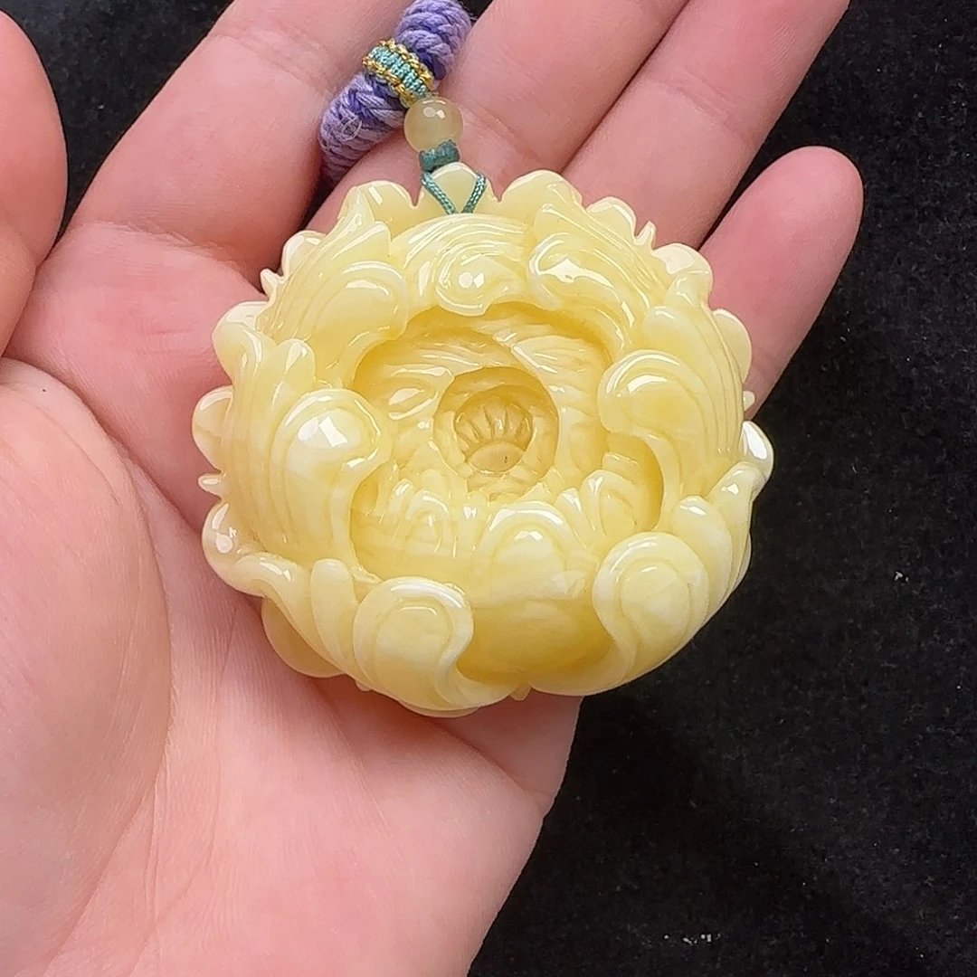 蜜蜡未镶嵌珠宝奇石