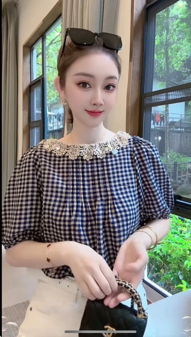 646-优选欧货时尚蕾丝花边圆领格子娃娃领衬衫