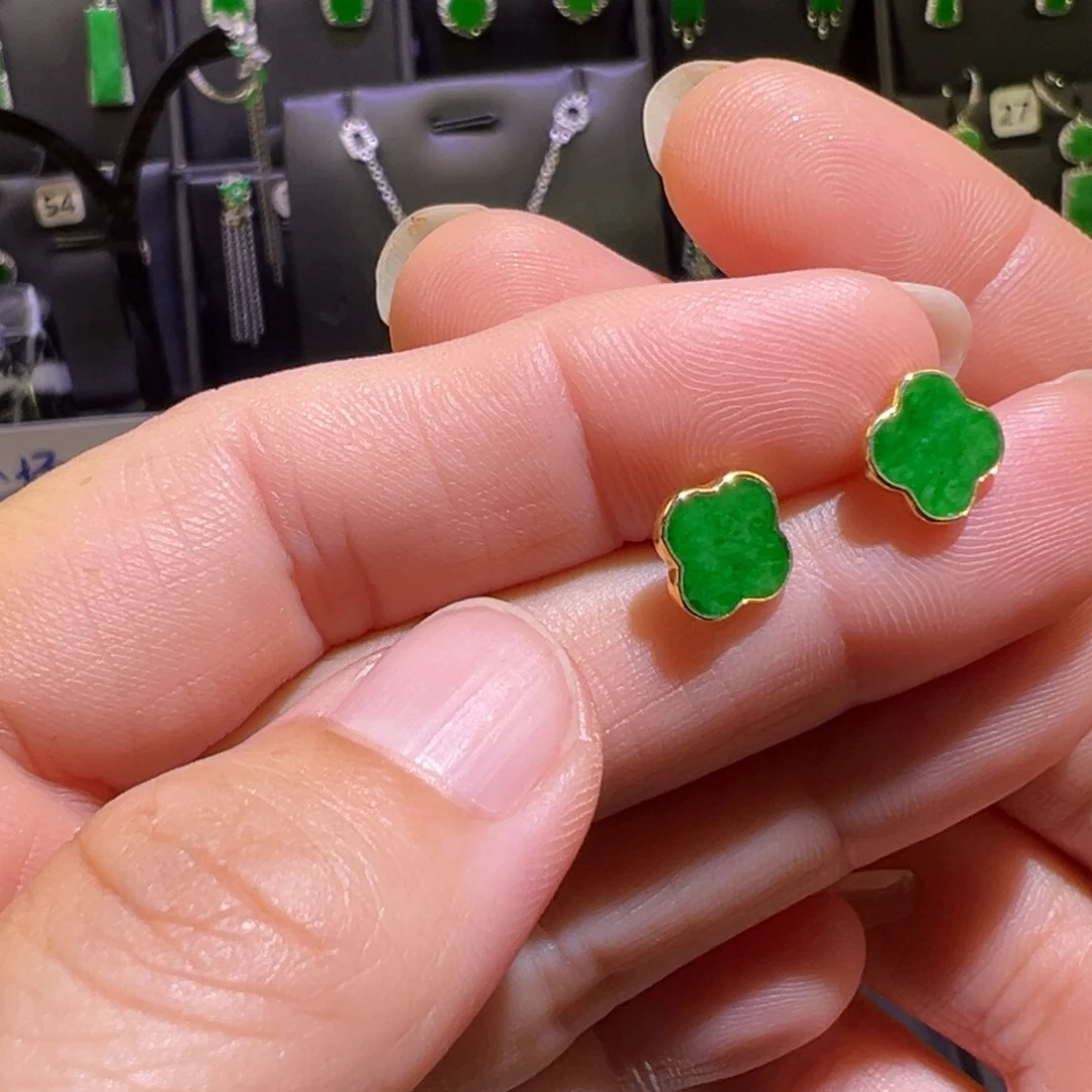 翡翠18K金镶嵌颈饰耳钉